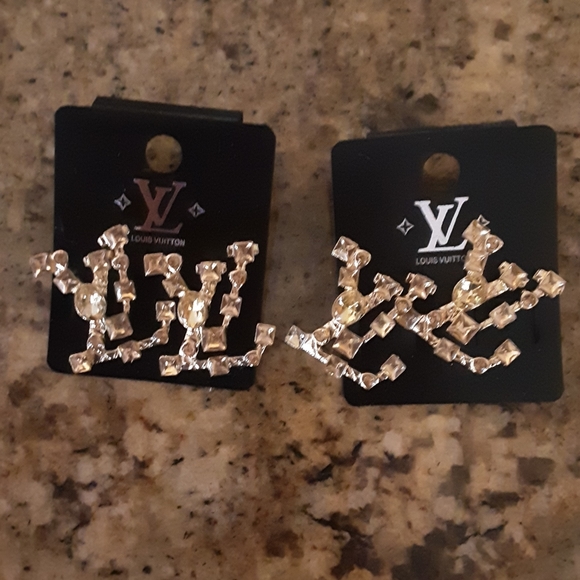 Earrings - Picture 7 of 8